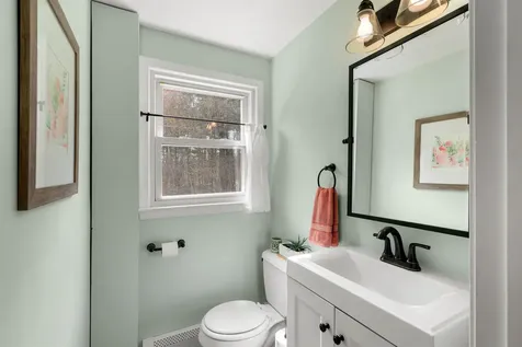 151 Rockingham Road Derry NH 03038