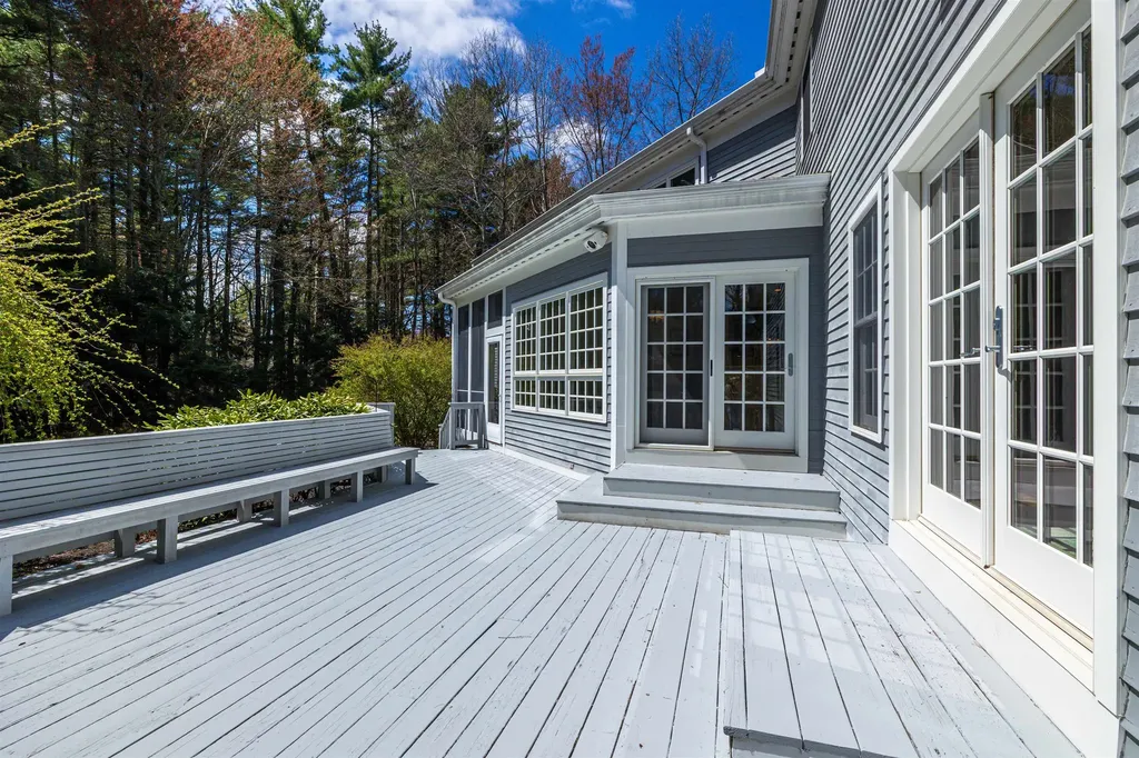 10 Checkerberry Lane Concord NH 03301