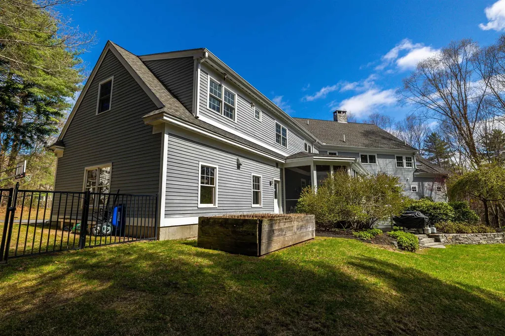 10 Checkerberry Lane Concord NH 03301