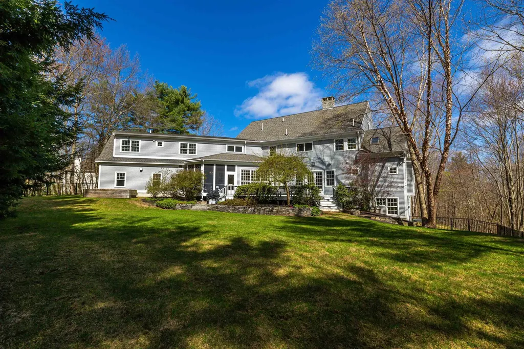 10 Checkerberry Lane Concord NH 03301