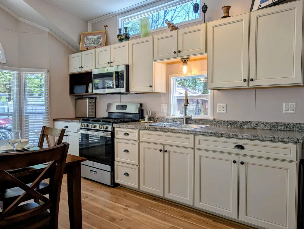 34 Overlook Road Holderness NH 03245