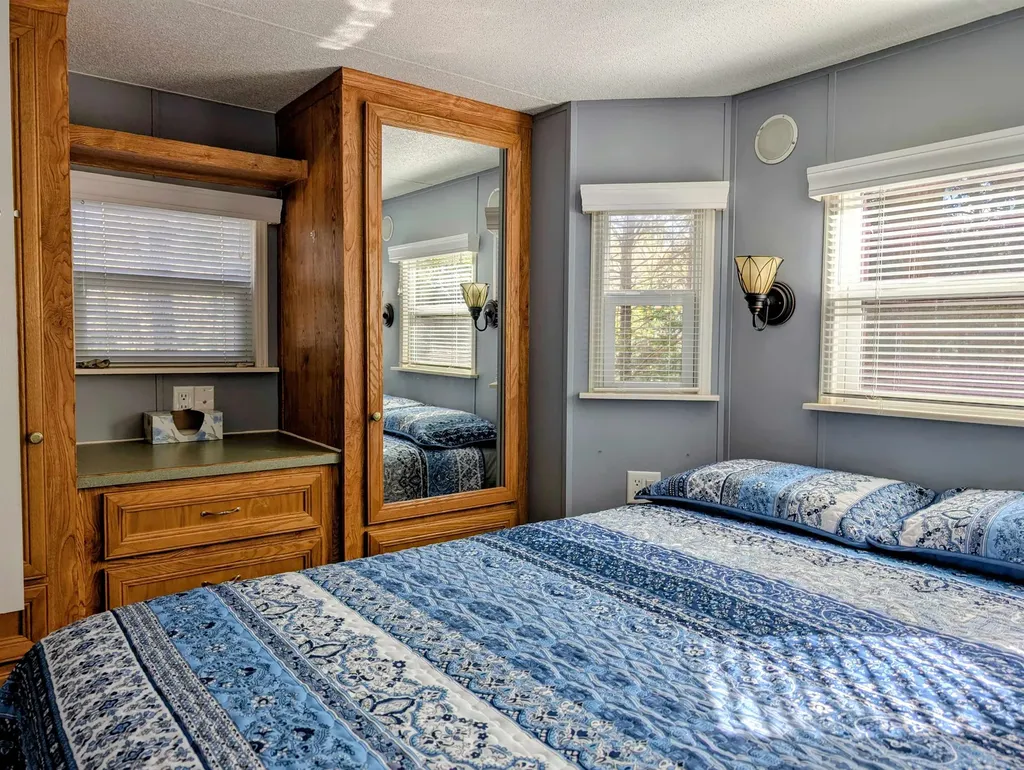 34 Overlook Road Holderness NH 03245