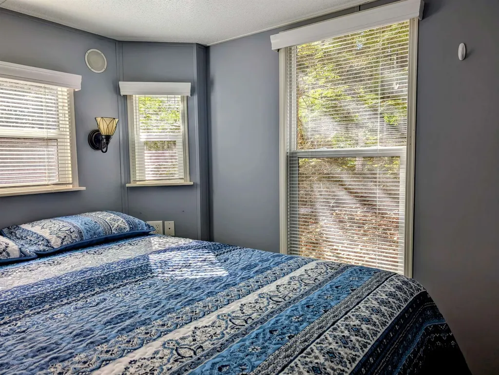 34 Overlook Road Holderness NH 03245
