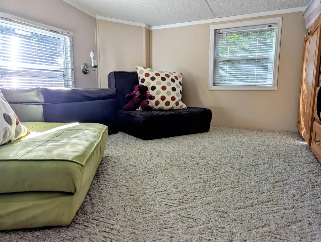 34 Overlook Road Holderness NH 03245