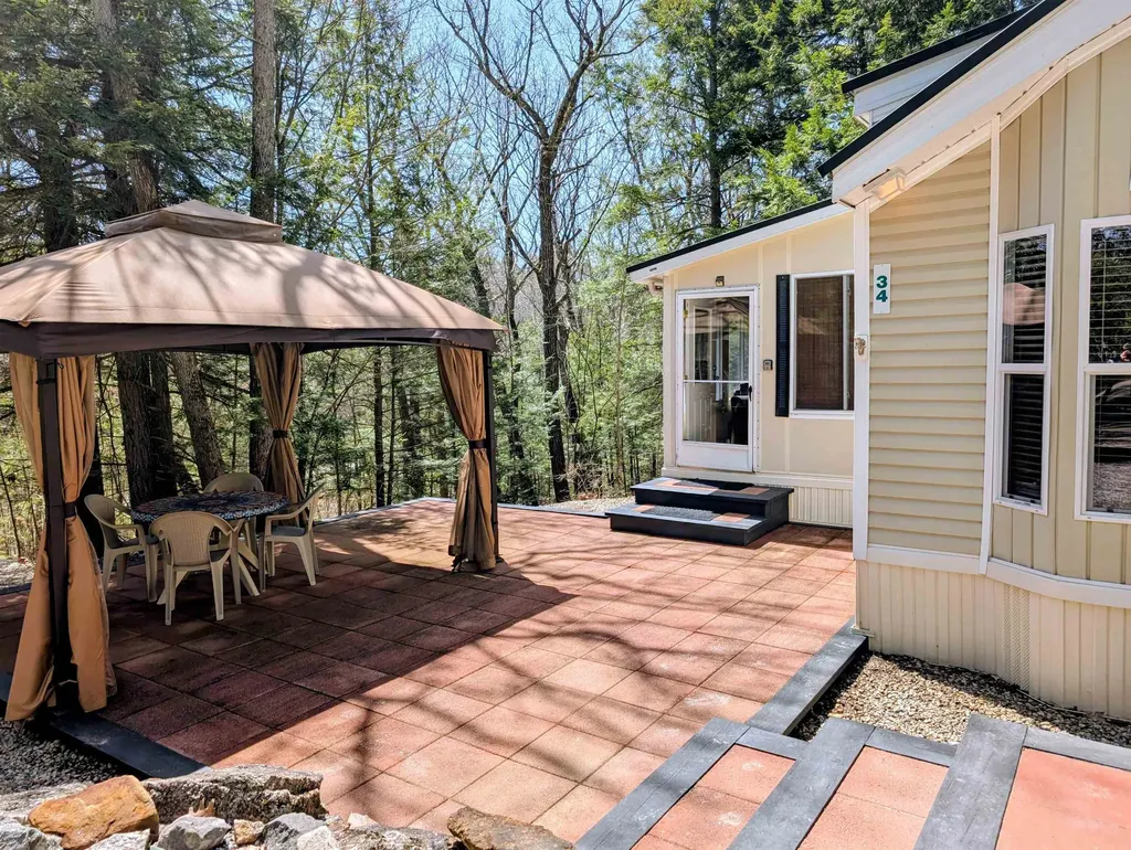 34 Overlook Road Holderness NH 03245