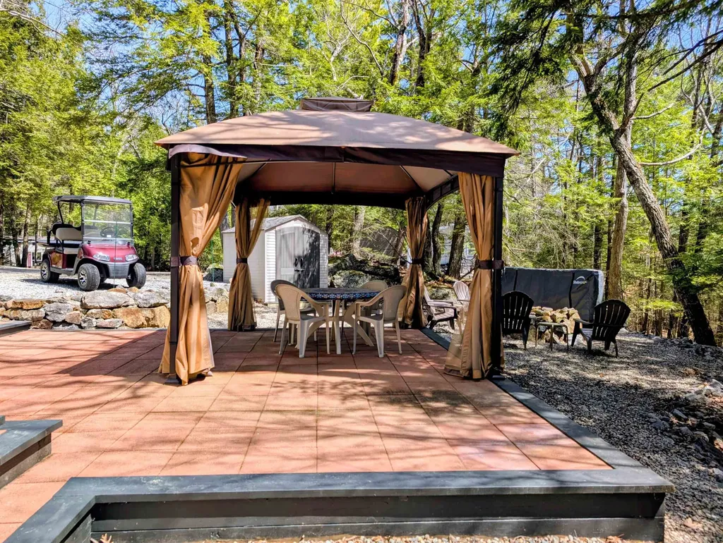 34 Overlook Road Holderness NH 03245