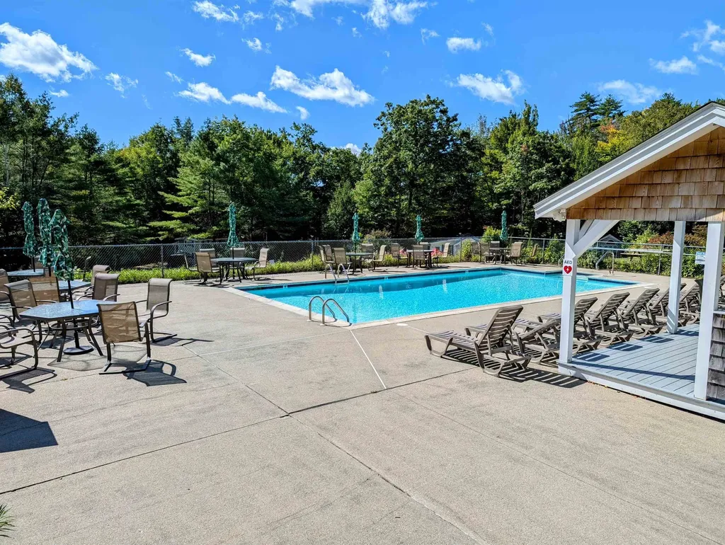 34 Overlook Road Holderness NH 03245