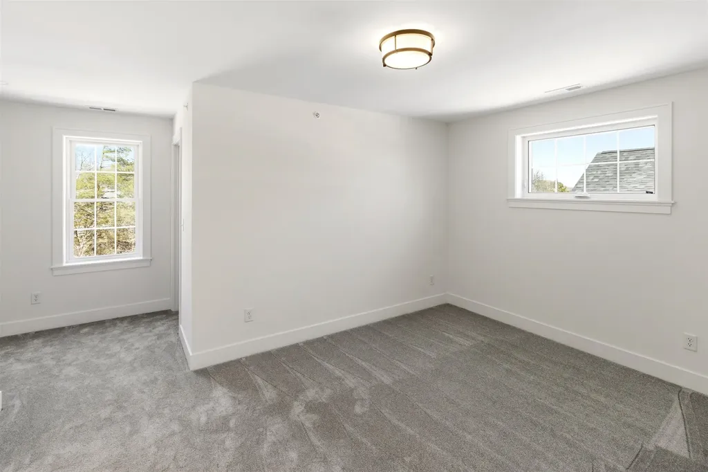 27 Eden Lane Portsmouth NH 03801
