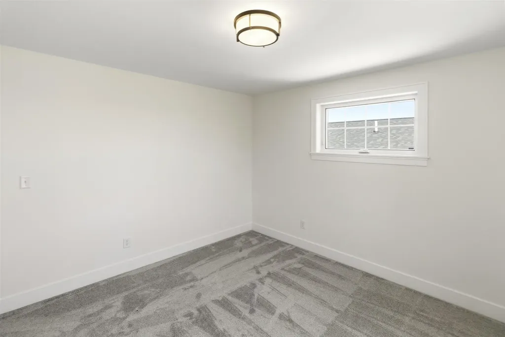 27 Eden Lane Portsmouth NH 03801