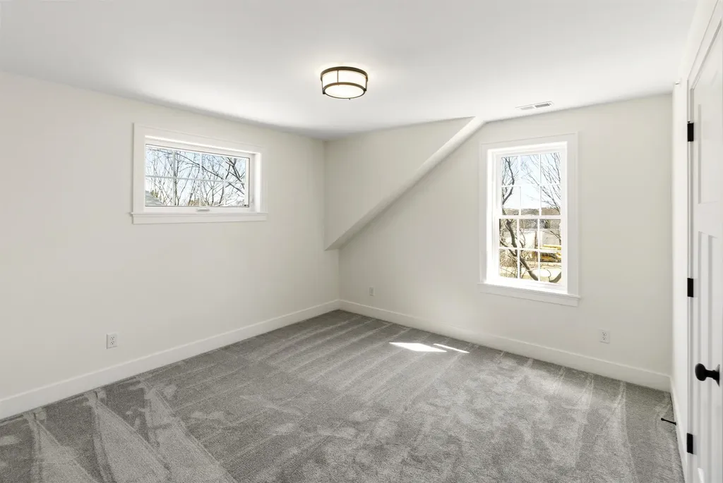 27 Eden Lane Portsmouth NH 03801