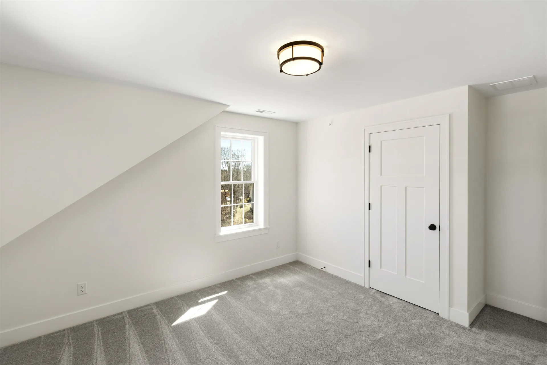27 Eden Lane Portsmouth NH 03801