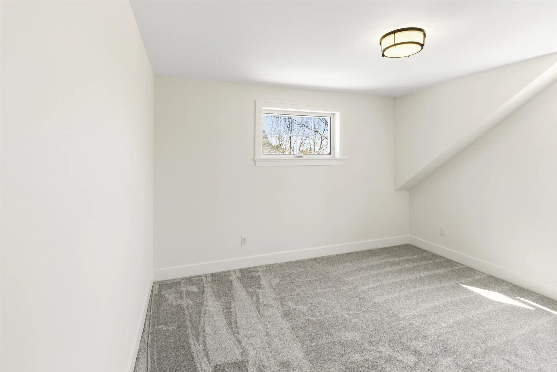 27 Eden Lane Portsmouth NH 03801