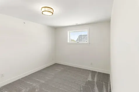 27 Eden Lane Portsmouth NH 03801