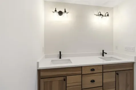 27 Eden Lane Portsmouth NH 03801