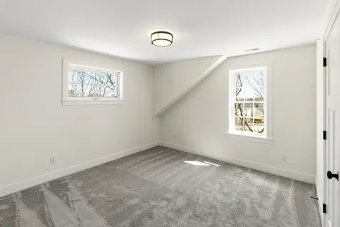 27 Eden Lane Portsmouth NH 03801