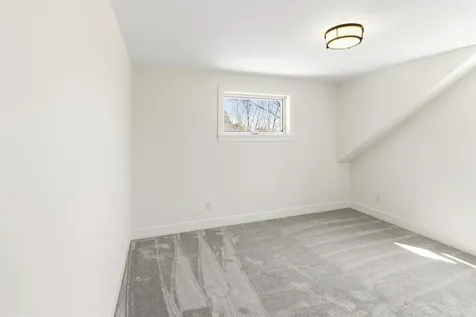 27 Eden Lane Portsmouth NH 03801