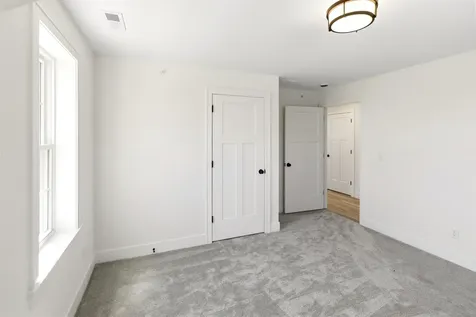 27 Eden Lane Portsmouth NH 03801