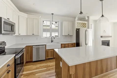 27 Eden Lane Portsmouth NH 03801