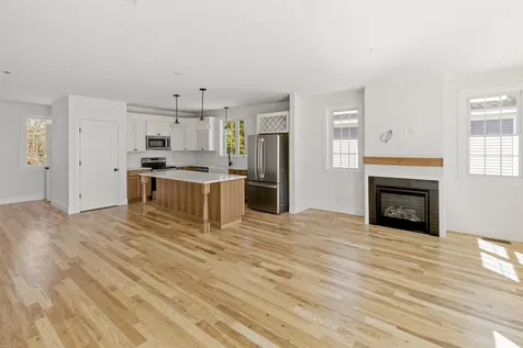 27 Eden Lane Portsmouth NH 03801