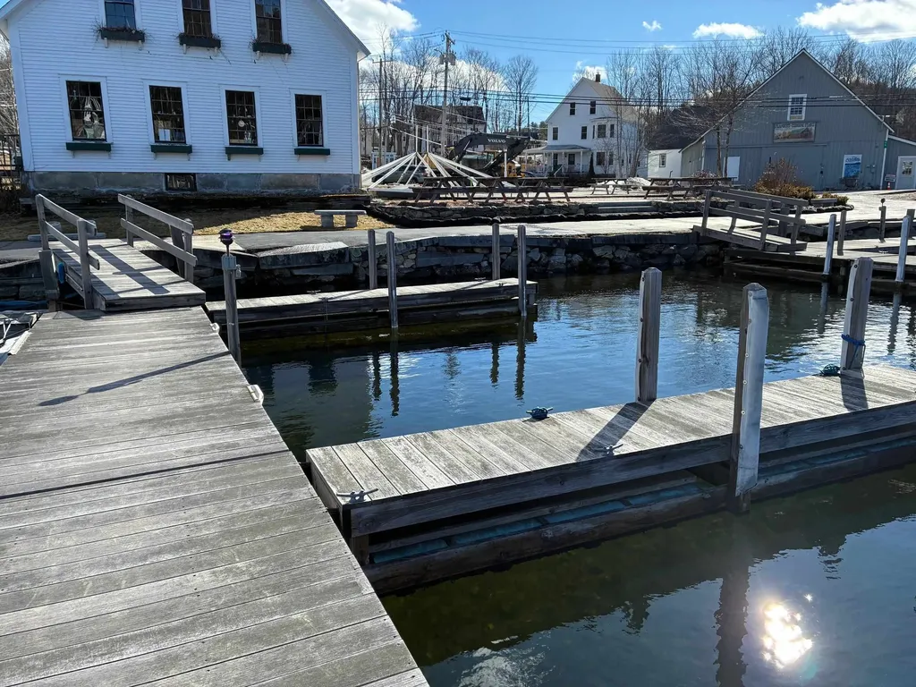 0 Harbor South #B13 Sunapee NH 03782