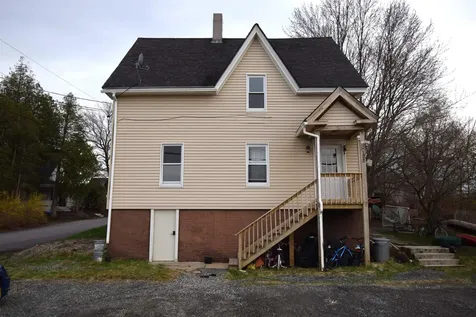 38 Jannell Court Epping NH 03042