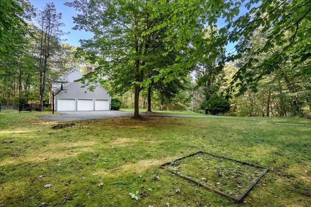 129 Cambridge Road Bedford NH 03110