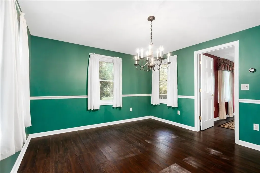 129 Cambridge Road Bedford NH 03110