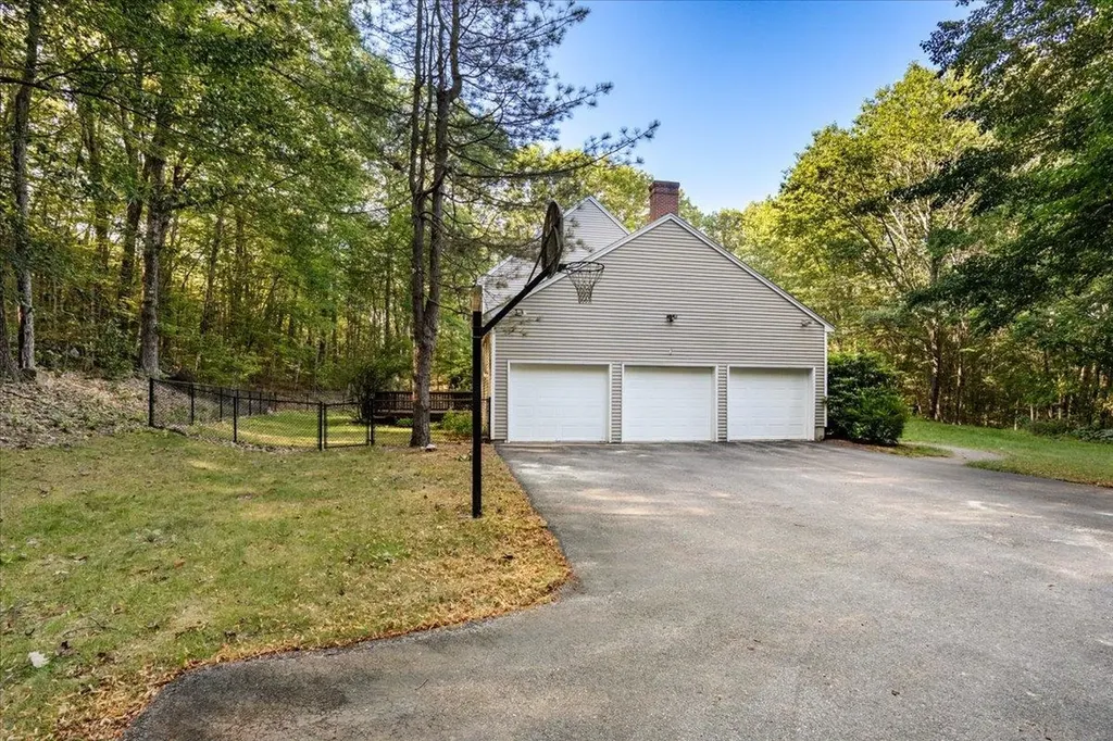 129 Cambridge Road Bedford NH 03110