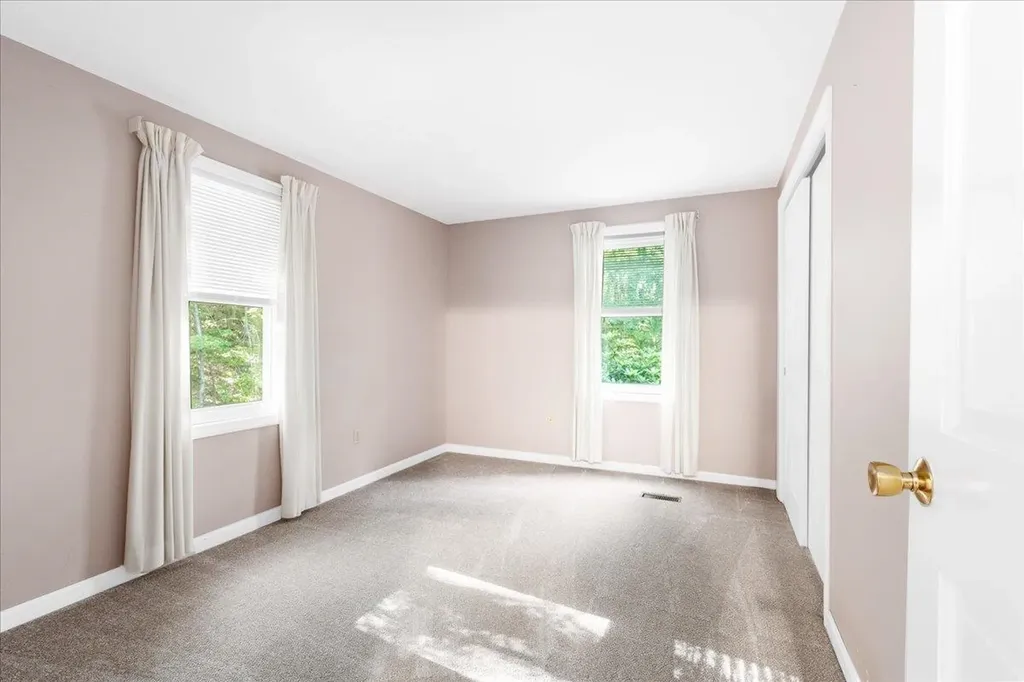 129 Cambridge Road Bedford NH 03110