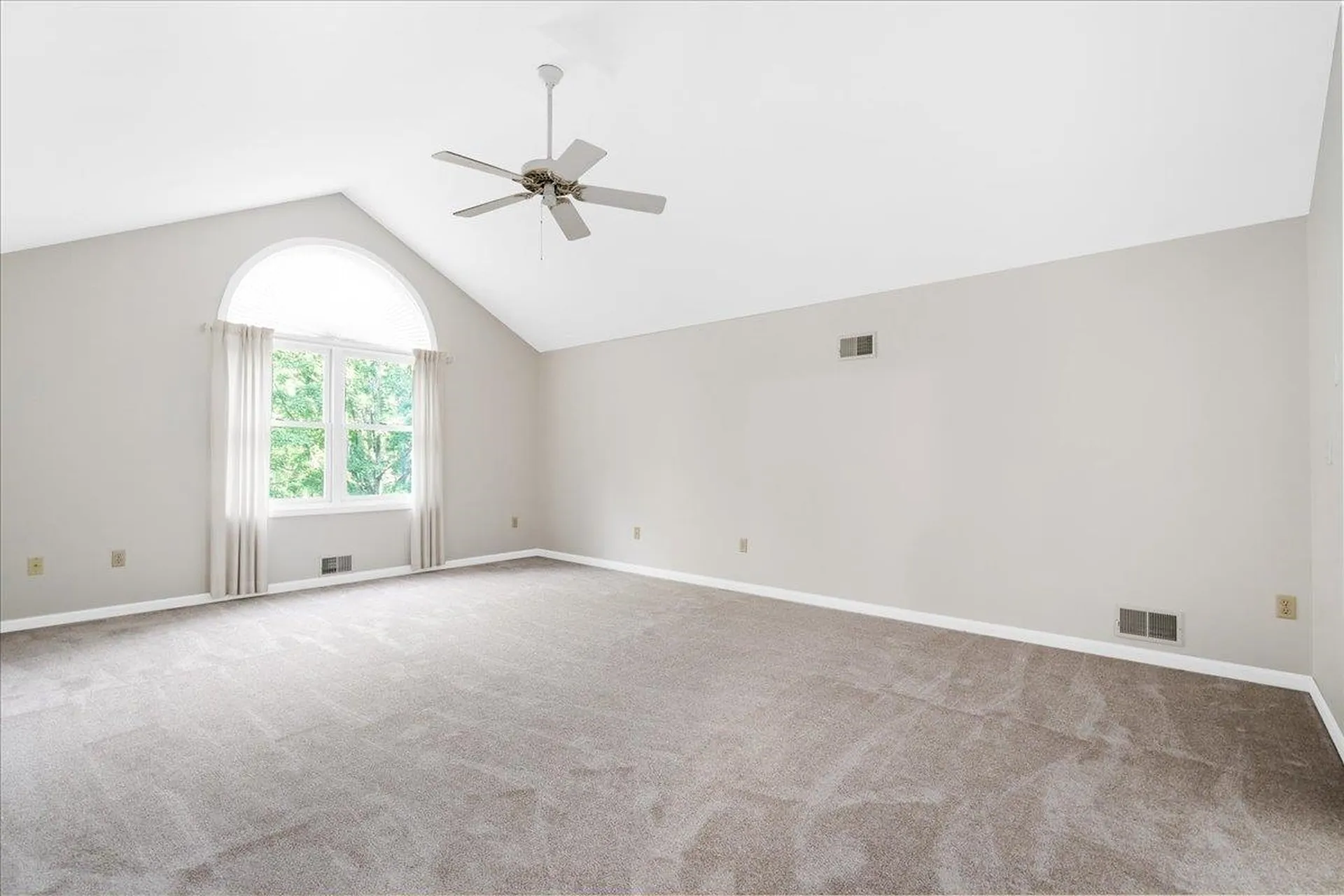 129 Cambridge Road Bedford NH 03110