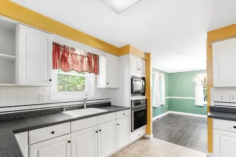 129 Cambridge Road Bedford NH 03110