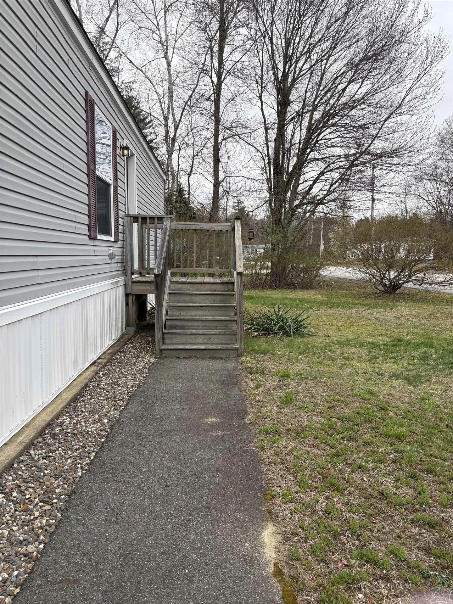 15 Agent Road Raymond NH 03077