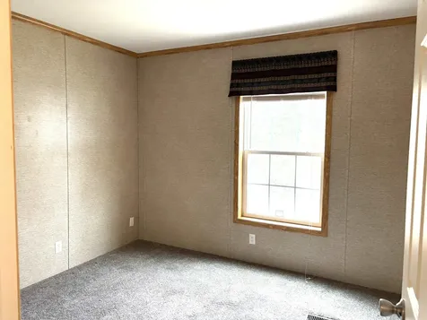 15 Agent Road Raymond NH 03077