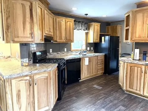 15 Agent Road Raymond NH 03077