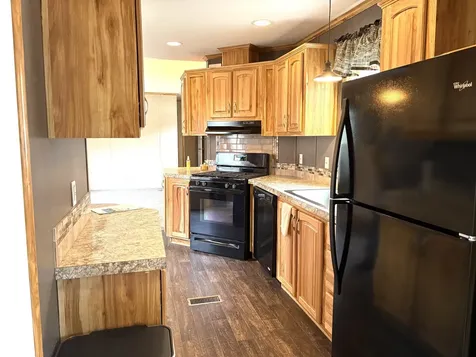 15 Agent Road Raymond NH 03077