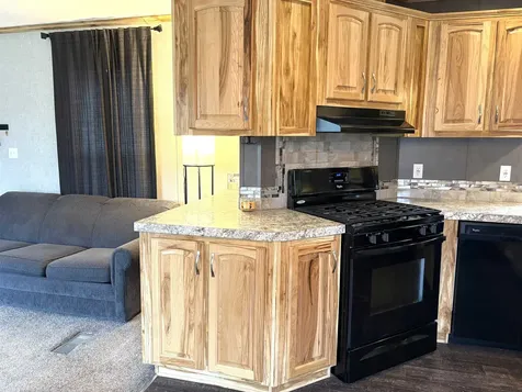 15 Agent Road Raymond NH 03077