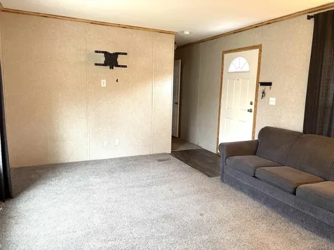 15 Agent Road Raymond NH 03077