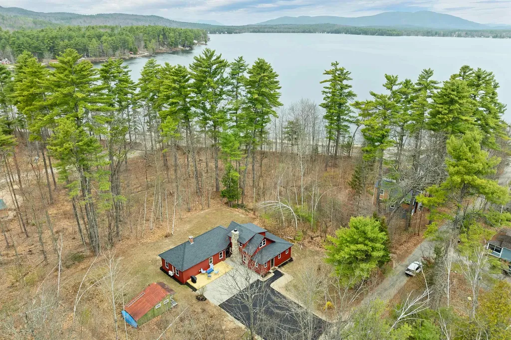 40 Emery Lane Wakefield NH 03830