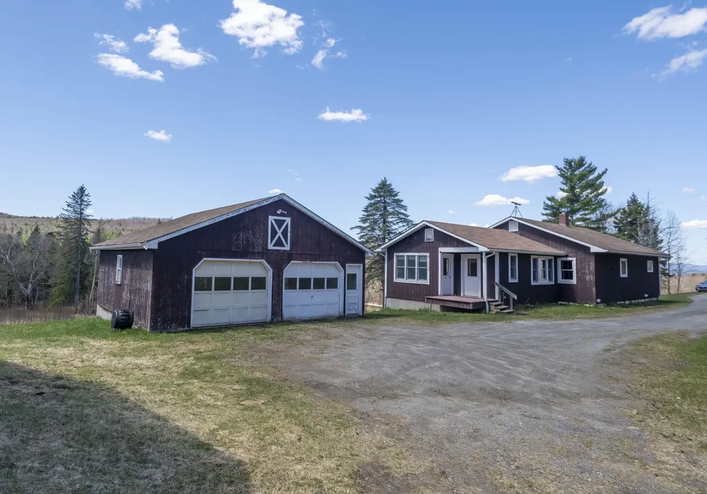 246 Gray Road Plainfield VT 05667