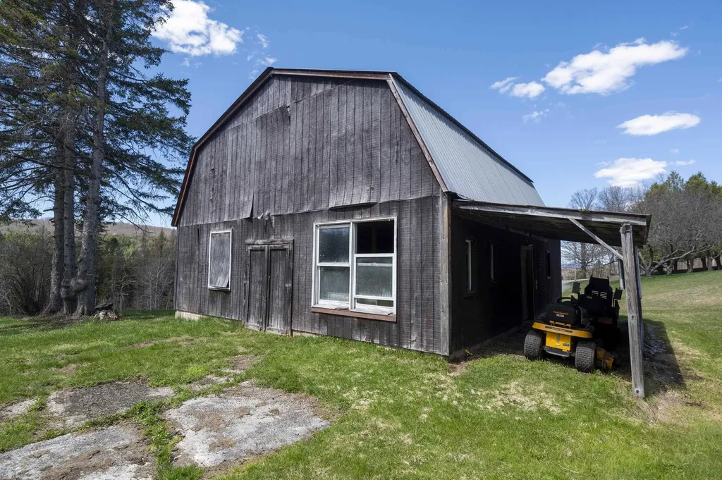 246 Gray Road Plainfield VT 05667