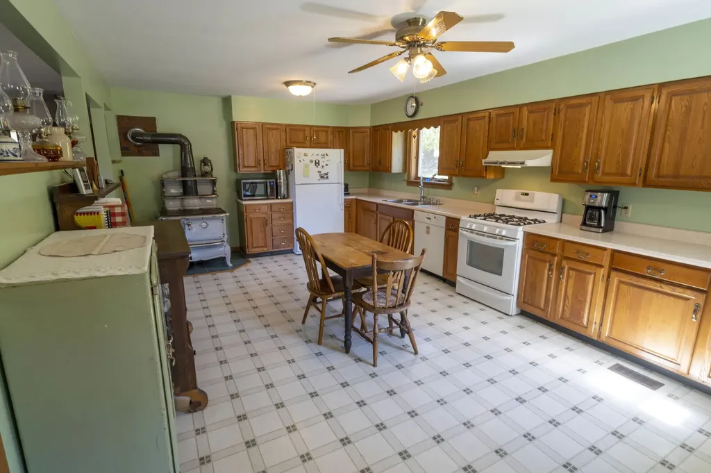 246 Gray Road Plainfield VT 05667