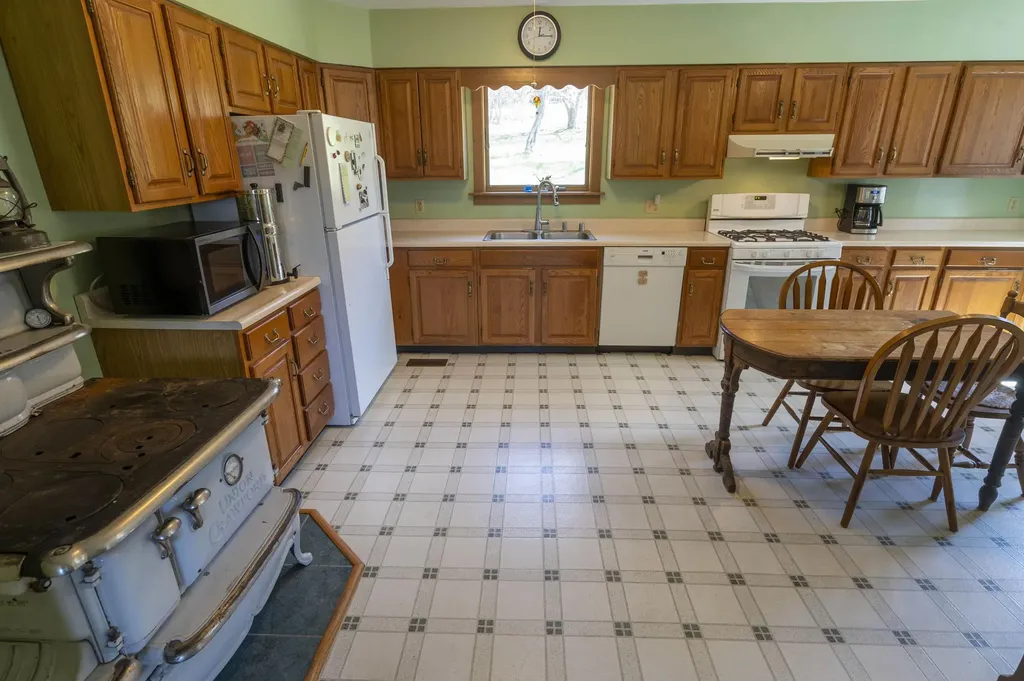 246 Gray Road Plainfield VT 05667