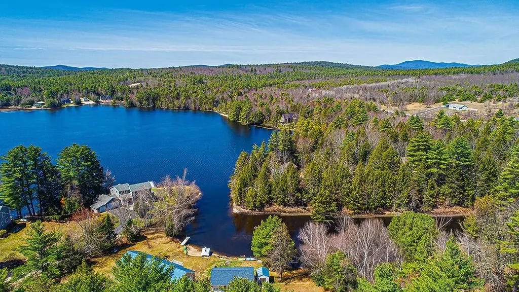 80 N Dorr Way Wakefield NH 03830