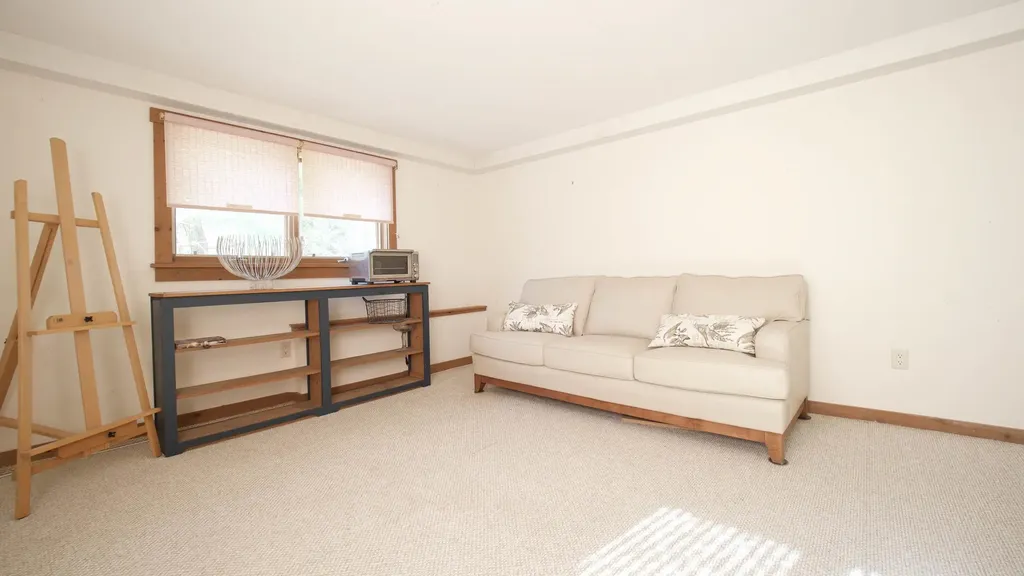 60 Fletcher Lane Hartford VT 05059