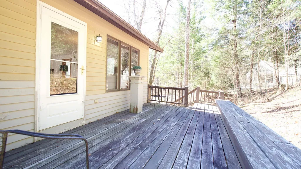 60 Fletcher Lane Hartford VT 05059