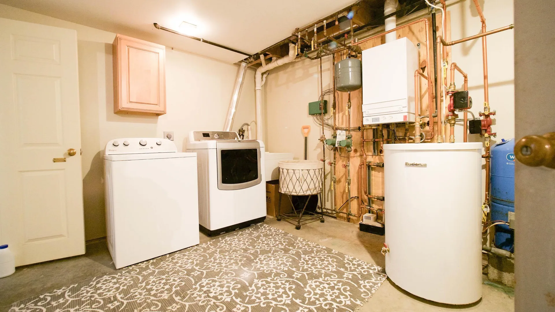 60 Fletcher Lane Hartford VT 05059
