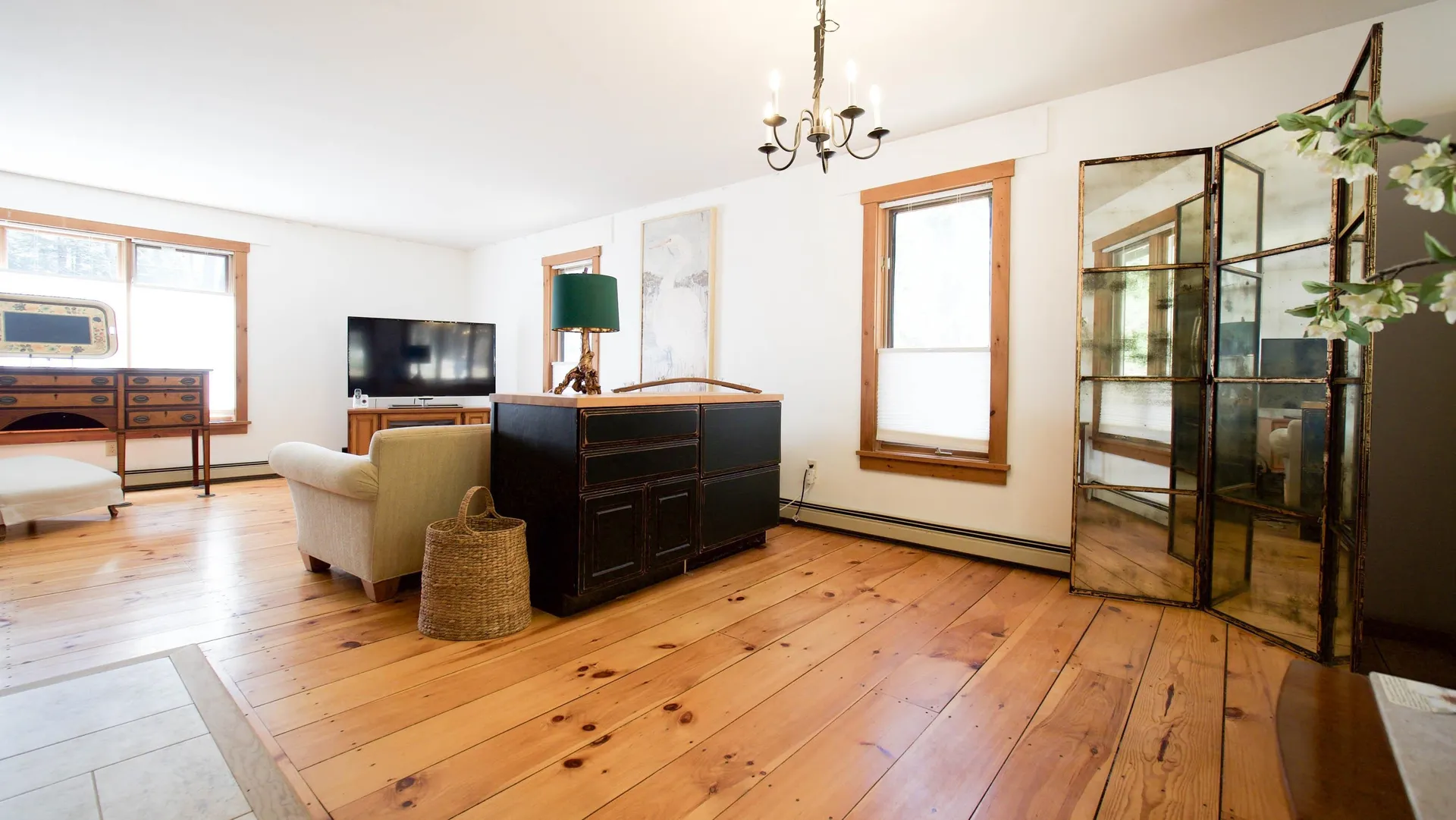 60 Fletcher Lane Hartford VT 05059