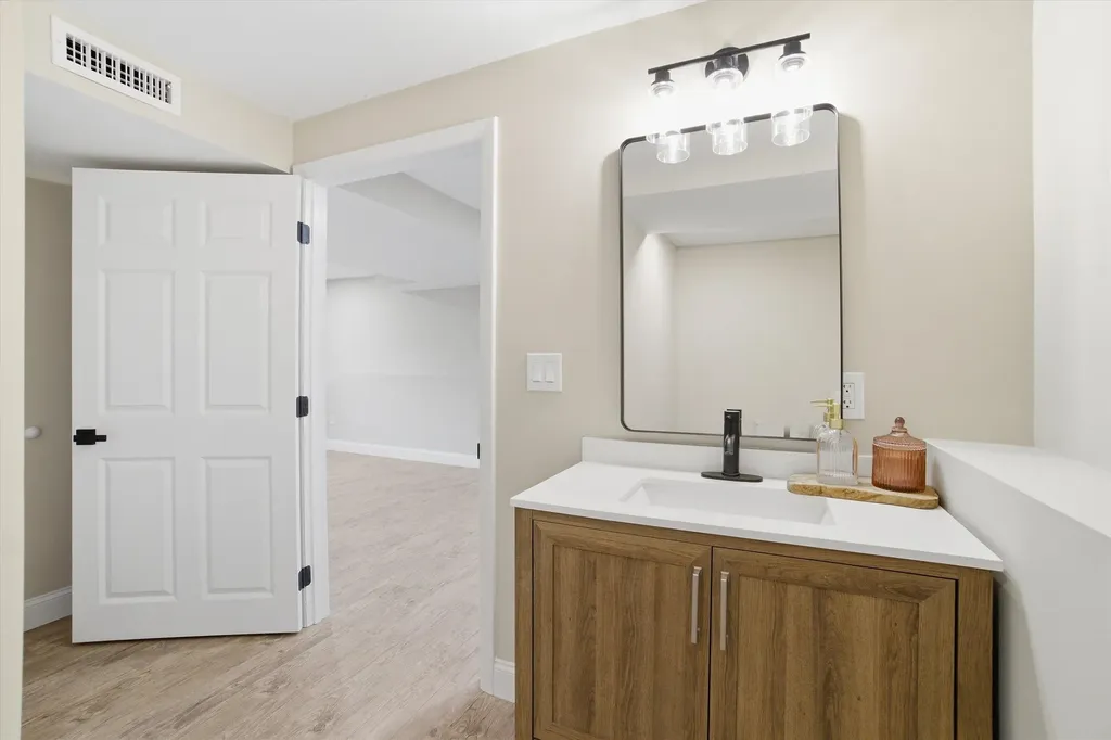 5 Saint James Terrace Rochester NH 03867