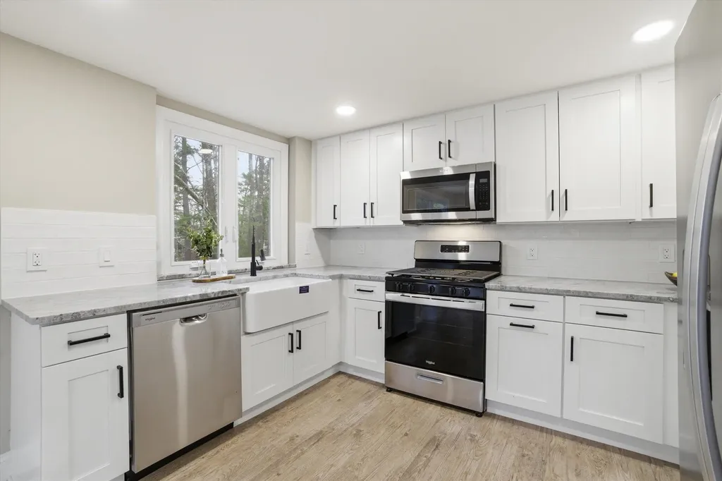 5 Saint James Terrace Rochester NH 03867