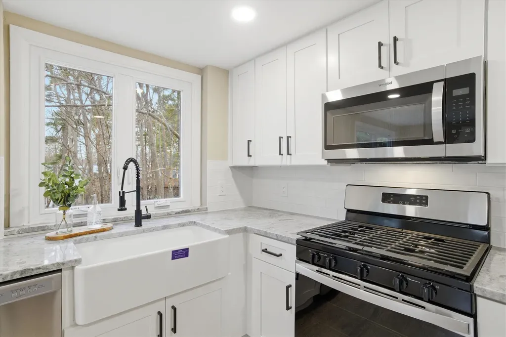 5 Saint James Terrace Rochester NH 03867